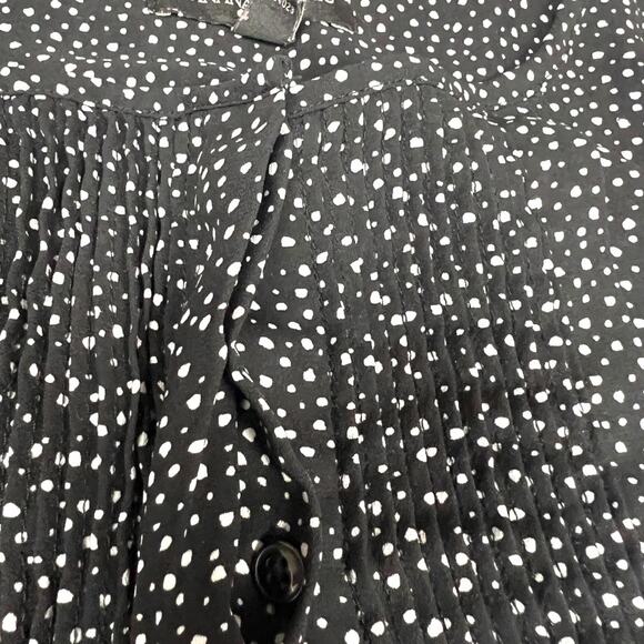 Banana Republic Factory Top Black White Dot Prink Pintuck Short Sleeve Women's M - Picture 4 of 10